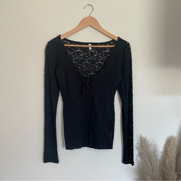 Free People ~ Intimately Free Whimsigoth Black Lace Keyhole Front Top - Picture 2 of 12